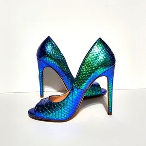 Bella Marie Blue Snake Heels size 6